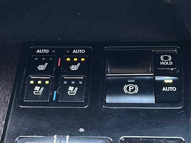 レクサス ＲＸ 450hL 山形県 2018(平30)年 6万km ソニッククォーツ 禁煙車/4WD/純正ナビ/（AM/FM/ＢＴ/CD/TV）/ステアリングスイッチ/ステリングヒーター/レクサスセーフティセンス/プリクラッシュセーフティ/電動格納ミラー/ドアバイザー/カードキー/スマートキー/三眼ヘッドライト/シートヒーター/エアシート/ヘッドアップディスプレイ/BSM