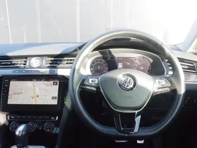 フォルクスワーゲン アルテオン TSI 4モーション エレガンス 岩手県 2020(令2)年 5.1万km オリックスホワイトパールエフェクト フロントアシスト（PCS）/レーンアシスト/サイドアシスト/リアトラフィックアラート/アダプティブクルーズ/純正ナビ/フルセグTV/全方位カメラ/パークアシスト/パークディスタンスコントロール/ヘッドアップD/デジタルコクピット/黒革シート/パワーシート/シートヒーター/ステアリングヒーター/DSRC/パワーバックドア/LEDライト/Eibachダウンサス（純正あり）