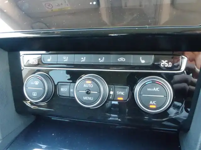 フォルクスワーゲン アルテオン TSI 4モーション エレガンス 岩手県 2020(令2)年 5.1万km オリックスホワイトパールエフェクト フロントアシスト（PCS）/レーンアシスト/サイドアシスト/リアトラフィックアラート/アダプティブクルーズ/純正ナビ/フルセグTV/全方位カメラ/パークアシスト/パークディスタンスコントロール/ヘッドアップD/デジタルコクピット/黒革シート/パワーシート/シートヒーター/ステアリングヒーター/DSRC/パワーバックドア/LEDライト/Eibachダウンサス（純正あり）