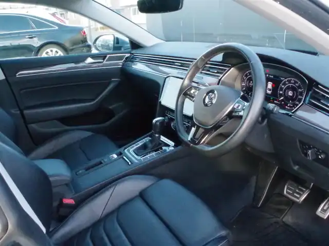 フォルクスワーゲン アルテオン TSI 4モーション エレガンス 岩手県 2020(令2)年 5.1万km オリックスホワイトパールエフェクト フロントアシスト（PCS）/レーンアシスト/サイドアシスト/リアトラフィックアラート/アダプティブクルーズ/純正ナビ/フルセグTV/全方位カメラ/パークアシスト/パークディスタンスコントロール/ヘッドアップD/デジタルコクピット/黒革シート/パワーシート/シートヒーター/ステアリングヒーター/DSRC/パワーバックドア/LEDライト/Eibachダウンサス（純正あり）