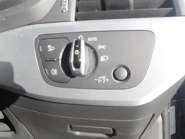 アウディ Ａ４ 2.0 TFSI クワトロ スポーツ Sライン PKG 岩手県 2017(平29)年 2.1万km デイトナグレーパールエフェクト Audiプレセンス/レーンアシスト/純正MMIナビ/フルセグTV/バックカメラ/パーキングエイド/バーチャルコクピット/アダプティブクルーズ/ハーフレザー/パワーシート/シートヒーター/DSRC/ドラレコ/マトリクスLED