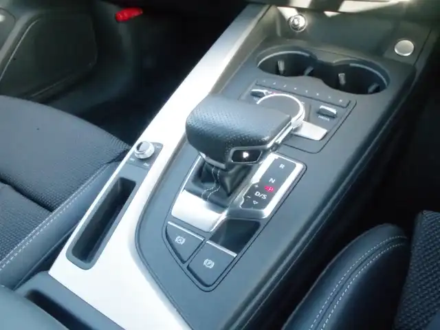 アウディ Ａ４ 2.0 TFSI クワトロ スポーツ Sライン PKG 岩手県 2017(平29)年 2.1万km デイトナグレーパールエフェクト Audiプレセンス/レーンアシスト/純正MMIナビ/フルセグTV/バックカメラ/パーキングエイド/バーチャルコクピット/アダプティブクルーズ/ハーフレザー/パワーシート/シートヒーター/DSRC/ドラレコ/マトリクスLED