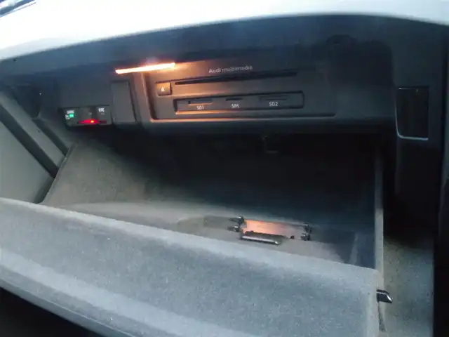 アウディ Ａ４ 2.0 TFSI クワトロ スポーツ Sライン PKG 岩手県 2017(平29)年 2.1万km デイトナグレーパールエフェクト Audiプレセンス/レーンアシスト/純正MMIナビ/フルセグTV/バックカメラ/パーキングエイド/バーチャルコクピット/アダプティブクルーズ/ハーフレザー/パワーシート/シートヒーター/DSRC/ドラレコ/マトリクスLED