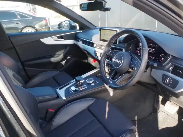 アウディ Ａ４ 2.0 TFSI クワトロ スポーツ Sライン PKG 岩手県 2017(平29)年 2.1万km デイトナグレーパールエフェクト Audiプレセンス/レーンアシスト/純正MMIナビ/フルセグTV/バックカメラ/パーキングエイド/バーチャルコクピット/アダプティブクルーズ/ハーフレザー/パワーシート/シートヒーター/DSRC/ドラレコ/マトリクスLED