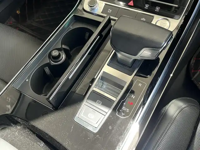 アウディ Ａ８ 60TFSIクワトロ 山形県 2018(平30)年 3.3万km グレイシアホワイトメタリック 純正ＨＤＤナビ　/フルセグＴＶ　/ＥＴＣ２．０　/３６０°カメラ　/Ｂｌｕｅｔｏｏｔｈ／ＵＳＢ/Ｄ／Ｎ席パワーシート　/Ｄ／Ｎ席シートヒーター・ベンチレーション　/電動リアゲート/オートライト/パワークロージングドア/アダプティブエアサスペンション