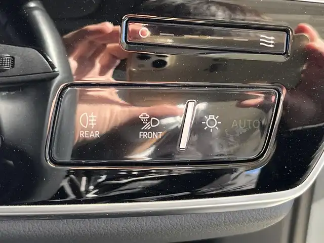 アウディ Ａ８ 60TFSIクワトロ 山形県 2018(平30)年 3.3万km グレイシアホワイトメタリック 純正ＨＤＤナビ　/フルセグＴＶ　/ＥＴＣ２．０　/３６０°カメラ　/Ｂｌｕｅｔｏｏｔｈ／ＵＳＢ/Ｄ／Ｎ席パワーシート　/Ｄ／Ｎ席シートヒーター・ベンチレーション　/電動リアゲート/オートライト/パワークロージングドア/アダプティブエアサスペンション