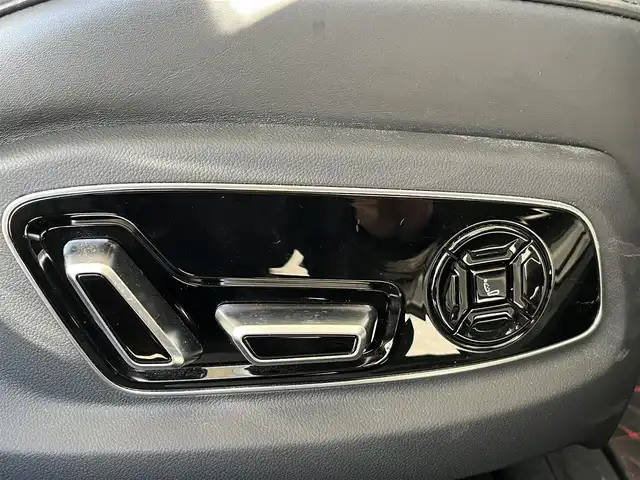 アウディ Ａ８ 60TFSIクワトロ 山形県 2018(平30)年 3.3万km グレイシアホワイトメタリック 純正ＨＤＤナビ　/フルセグＴＶ　/ＥＴＣ２．０　/３６０°カメラ　/Ｂｌｕｅｔｏｏｔｈ／ＵＳＢ/Ｄ／Ｎ席パワーシート　/Ｄ／Ｎ席シートヒーター・ベンチレーション　/電動リアゲート/オートライト/パワークロージングドア/アダプティブエアサスペンション