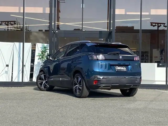プジョー ３００８ GT ハイブリッド4 福岡県 2021(令3)年 2.2万km 青 ・1オーナー/・サンルーフ/・アクティブクルーズコントロール/・carplay/Bluetooth/USB/・バックカメラ/・ハーフレザーシート/シートヒーター/・ドライブレコーダー/・ETC/・純正18AW/・LEDライト/・ブラインドスポット/・パワーバックドア/・保証書/・取扱説明書