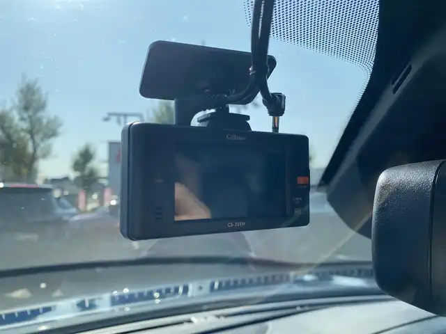 プジョー ３００８ GT ハイブリッド4 福岡県 2021(令3)年 2.2万km 青 ・1オーナー/・サンルーフ/・アクティブクルーズコントロール/・carplay/Bluetooth/USB/・バックカメラ/・ハーフレザーシート/シートヒーター/・ドライブレコーダー/・ETC/・純正18AW/・LEDライト/・ブラインドスポット/・パワーバックドア/・保証書/・取扱説明書