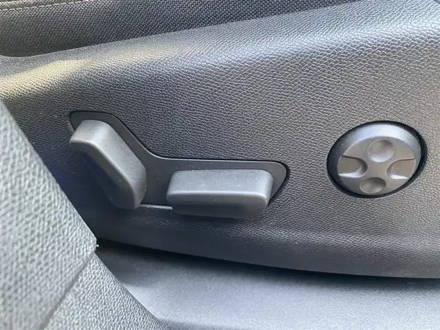 プジョー ３００８ GT ハイブリッド4 福岡県 2021(令3)年 2.2万km 青 ・1オーナー/・サンルーフ/・アクティブクルーズコントロール/・carplay/Bluetooth/USB/・バックカメラ/・ハーフレザーシート/シートヒーター/・ドライブレコーダー/・ETC/・純正18AW/・LEDライト/・ブラインドスポット/・パワーバックドア/・保証書/・取扱説明書