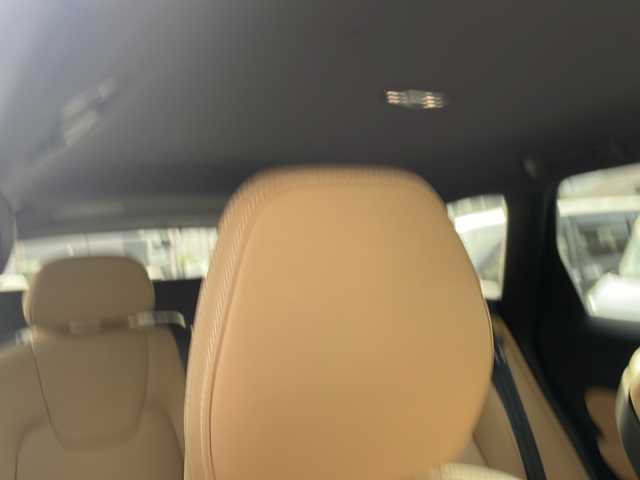 ボルボ ボルボ ＸＣ６０ B5 AWD インスクリプション 神奈川県 2021(令3)年 5.5万km クリスタルホワイトP 純正ナビ【YouTube/BT/Applecarplay】/Harman/Kardonサラウンドシステム/ベージュ本革シート/360°カメラ/コーナーセンサー/全席シートヒーター/前席シートクーラー/前席メモリー付きパワーシート/前席シートメモリー/ステアリングヒーター/レーンキープアシスト/ブラインドスポットモニター/アダプティブクルーズコントロール/オートブレーキホールド/パワートランクドア/ETC2.0/LEDヘッドライト/LEDフォグライト/衝突被害軽減システム/横滑り防止装置/盗難防止装置/取扱説明書/新車時保証書/スペアキー×１