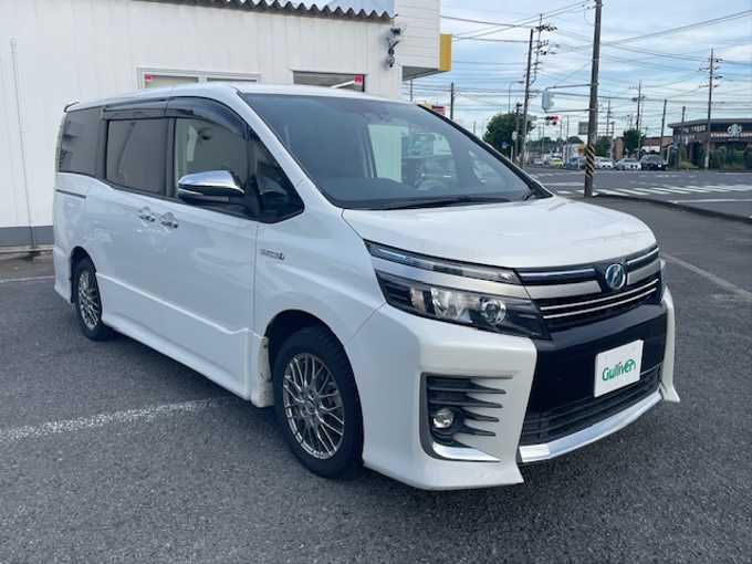 新着情報“ヴォクシーハイブリッドZS 煌Ⅱ”2017年式ホワイトパールクリスタルシャイン入荷しました！