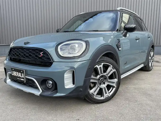 新着情報“ＭＩＮＩクーパーD クロスオーバー オール4 エッセンシャル・トリム”2021年式セージグリーンメタリック入荷しました！