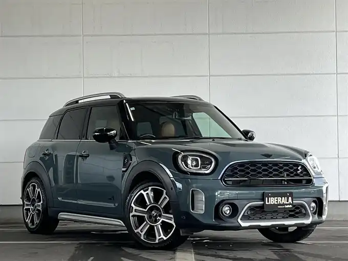 新着情報“ＭＩＮＩクーパーD クロスオーバー オール4 エッセンシャル・トリム”2021年式セージグリーンメタリック入荷しました！