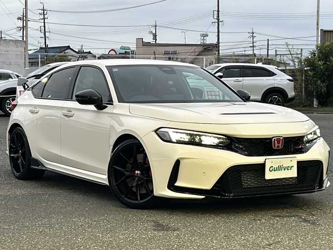 新着情報“シビックタイプR”2024年式チャンピオンシップホワイト入荷しました！