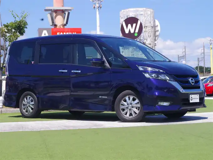 新着情報“セレナe－パワー ハイウェイスター V”2018年式アズライトブルー入荷しました！