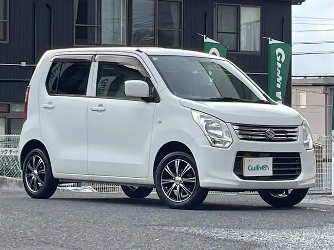新着情報“ワゴンＲFX CDプレーヤー装着車”2013年式スペリアホワイト入荷しました！