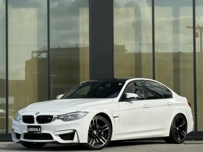 新着情報“Ｍ３M3セダン”2016年式パール入荷しました！
