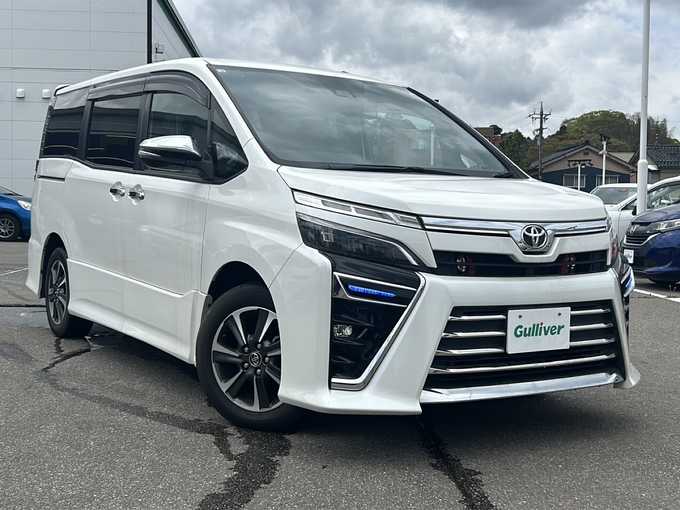 新着情報“ヴォクシーZS 煌”2018年式ホワイトパールクリスタルシャイン入荷しました！