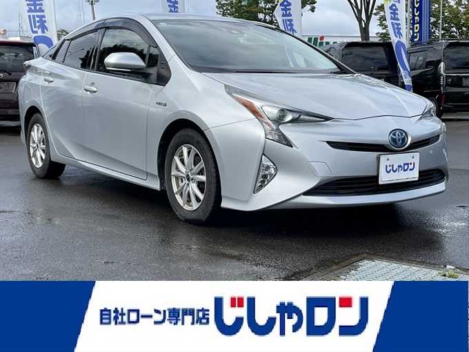 新着情報“プリウスS”2016年式シルバー入荷しました！