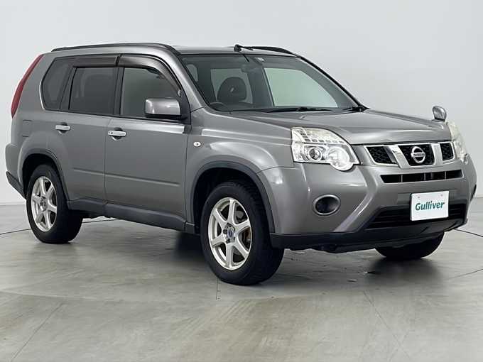 新着情報“エクストレイル20Xt”2011年式ブレードシルバー入荷しました！