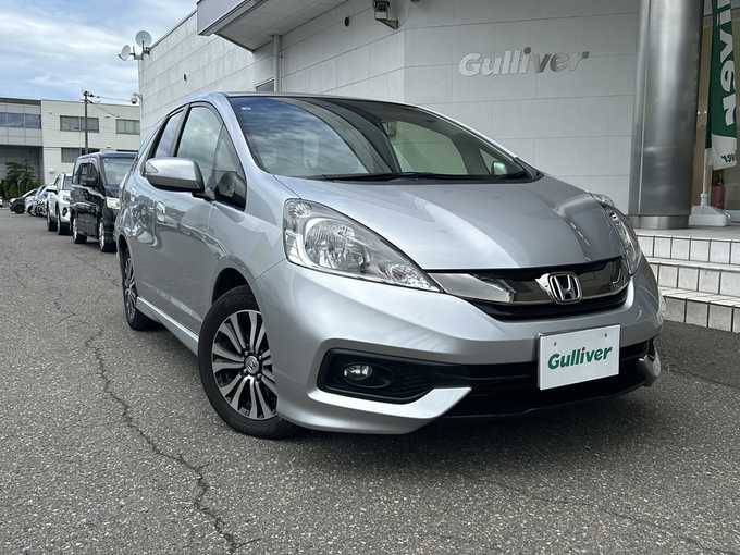 新着情報“フィットシャトル15X特別仕様車クールエディション”2014年式アラバスターシルバーメタリック入荷しました！