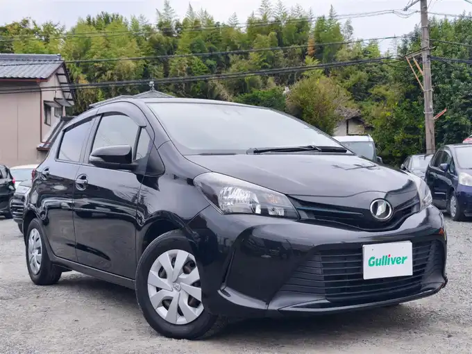 新着情報“ヴィッツF”2015年式ブラックマイカ入荷しました！