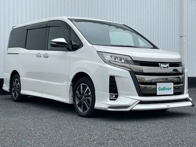 新着情報“ノアSi ダブルバイビーⅢ”2021年式ホワイトパールクリスタルシャイン入荷しました！