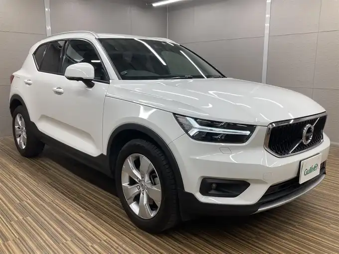 新着情報“ＸＣ４０T4 AWD モメンタム”2019年式アイスホワイト入荷しました！