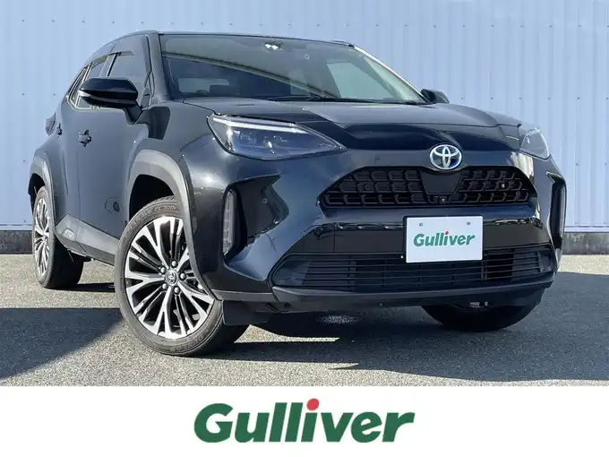 新着情報“ヤリスクロスハイブリッドZ”2022年式ブラックマイカ入荷しました！