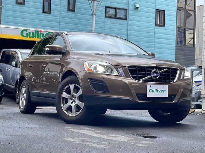 新着情報“ＸＣ６０T6 SE AWD”2010年式茶入荷しました！