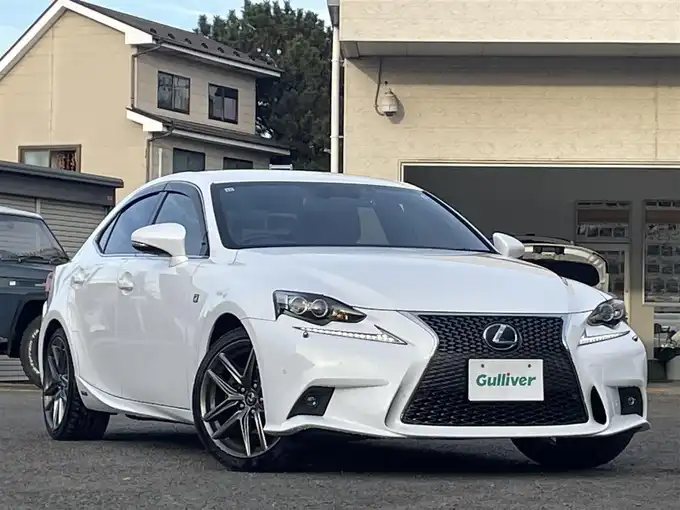 新着情報“ＩＳIS300h Fスポーツ”2013年式ホワイトノーヴァガラスフレーク入荷しました！