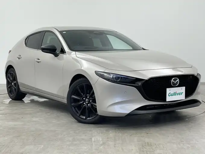 新着情報“ＭＡＺＤＡ３ファストバック20S レトロスポーツエディション”2024年式プラチナクォーツメタリック入荷しました！