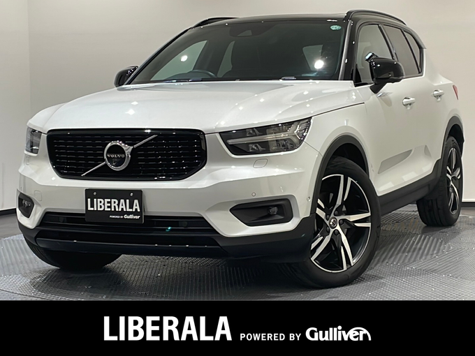 新着情報“ＸＣ４０B4 AWD Rデザイン”2020年式クリスタルホワイトP/ブラック入荷しました！