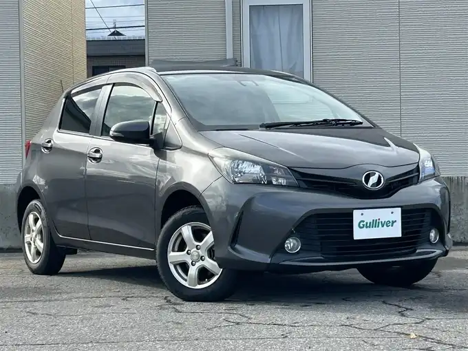 新着情報“ヴィッツF”2016年式グレーメタリック入荷しました！