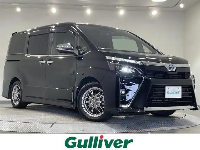 新着情報“ヴォクシーハイブリッドZS 煌Ⅲ”2021年式イナズマスパーキングブラックガラスフレーク入荷しました！