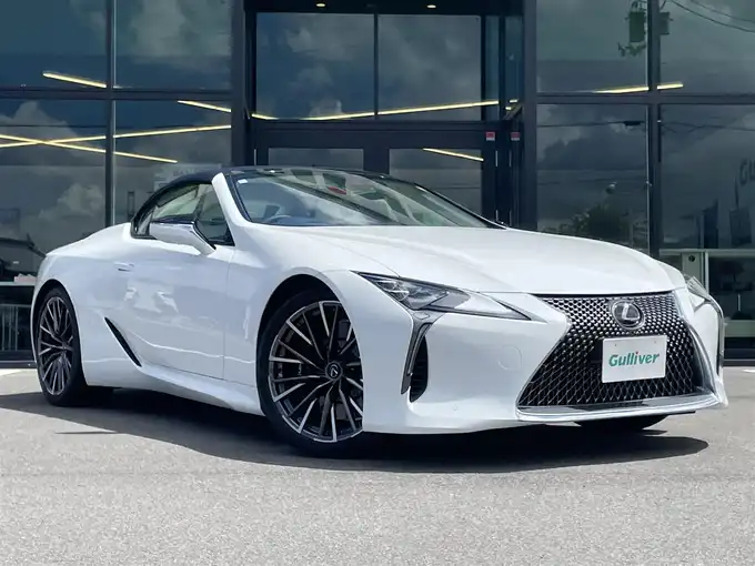 新着情報“ＬＣLC500 コンバーチブル”2024年式ホワイトノーヴァガラスフレーク入荷しました！
