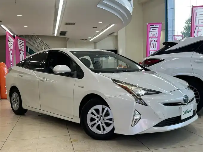 新着情報“プリウスS”2016年式ホワイトパールクリスタルシャイン入荷しました！
