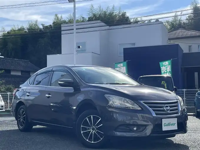 新着情報“シルフィX”2013年式ディープアイリスグレー入荷しました！