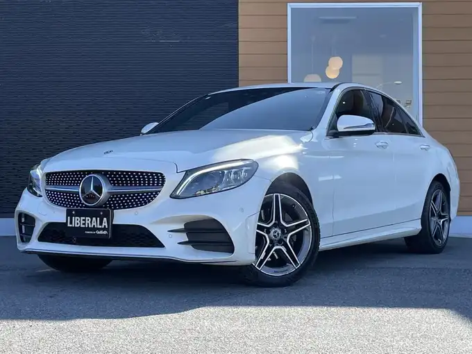 新着情報“ＣクラスC220d ローレウスエディション”2019年式ダイヤモンドホワイト入荷しました！