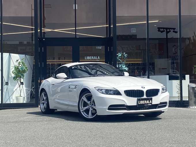 新着情報“Ｚ４sDrive20i ハイラインパッケージ”2012年式アルピンホワイトⅢ入荷しました！