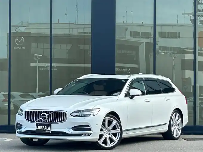 新着情報“Ｖ９０T6 AWD インスクリプション”2017年式白入荷しました！