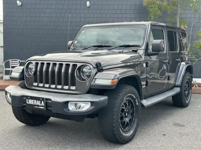 新着情報“ジープ・ラングラーアンリミテッドサハラ ローンチエディション”2019年式グラニトクリスタル入荷しました！