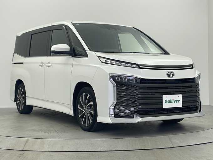 新着情報“ヴォクシーS－Z”2022年式ホワイトパールクリスタルシャイン入荷しました！