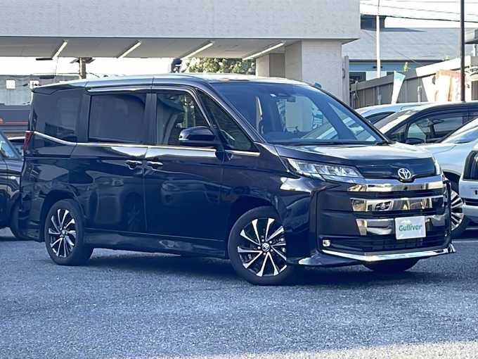 新着情報“ノアS－Z”2023年式スパークリングブラックパールクリスタルシャイン入荷しました！