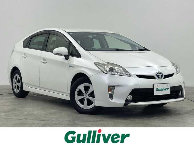 新着情報“プリウスS”2015年式ホワイトパールクリスタルシャイン入荷しました！