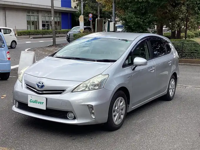 新着情報“プリウスαS”2013年式シルバーM入荷しました！