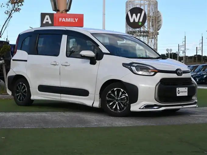 新着情報“シエンタZ”2023年式ホワイトパールクリスタルシャイン入荷