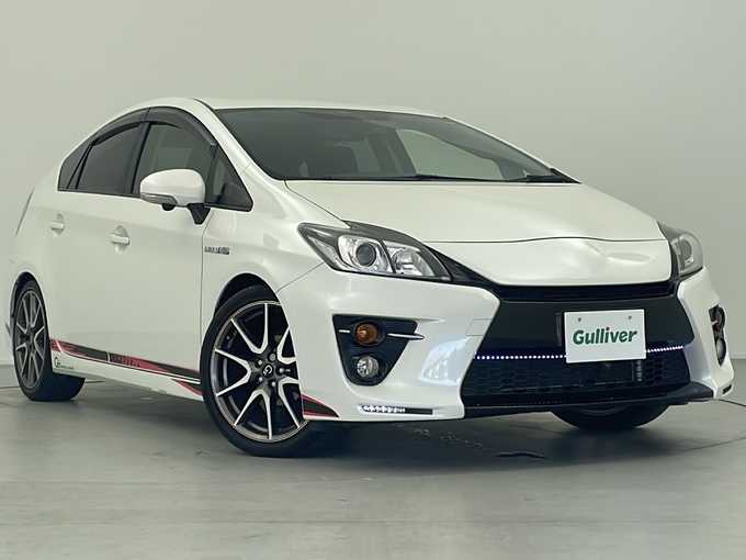 新着情報“プリウスSツーリングセレクション・G’s”2012年式ホワイトパールクリスタルシャイン入荷しました！