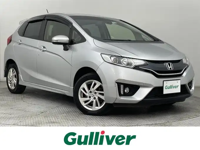 新着情報“フィット13G・Sパッケージ”2015年式アラバスターシルバーメタリック入荷しました！